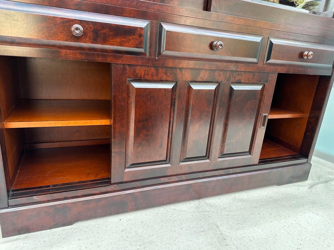 北海道民芸 食器棚 水屋 引戸 カップボード カバ/樺 無垢材 横幅135cm