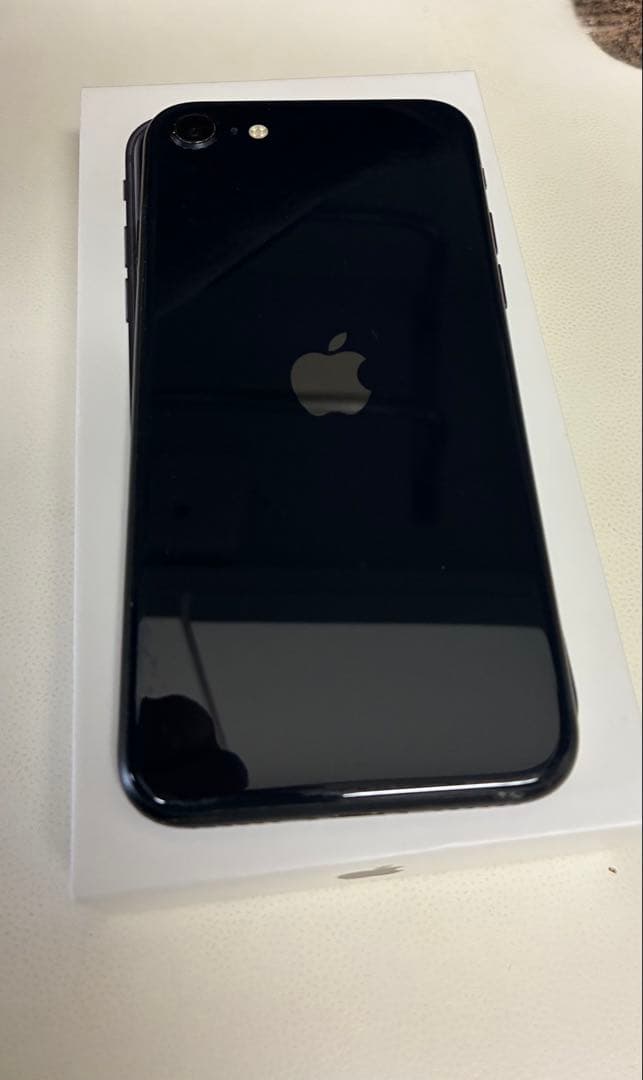 【美品】iPhone SE第3世代64GB本体、ケーブル、箱付き