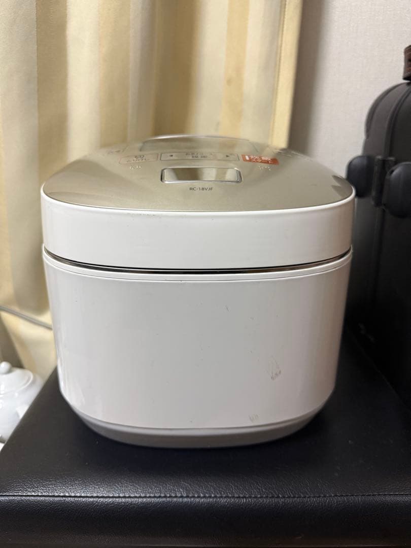 TOSHIBA RC-18VJF 炊飯器