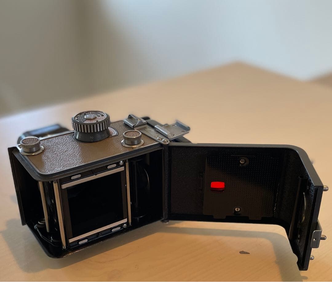 Yashica-44 二眼レフカメラ　フード付き