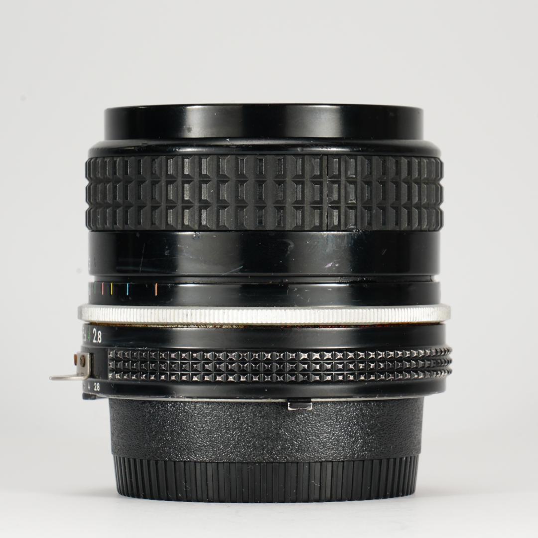 しっとりとした描写 Nikon AI Nikkor 24mm f2.8 228