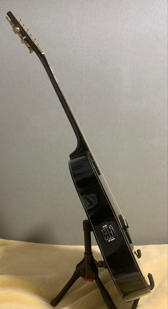 T*i様 【傷あり】K. Yairi エレアコ 型番不明 サウンドホール無し　黒