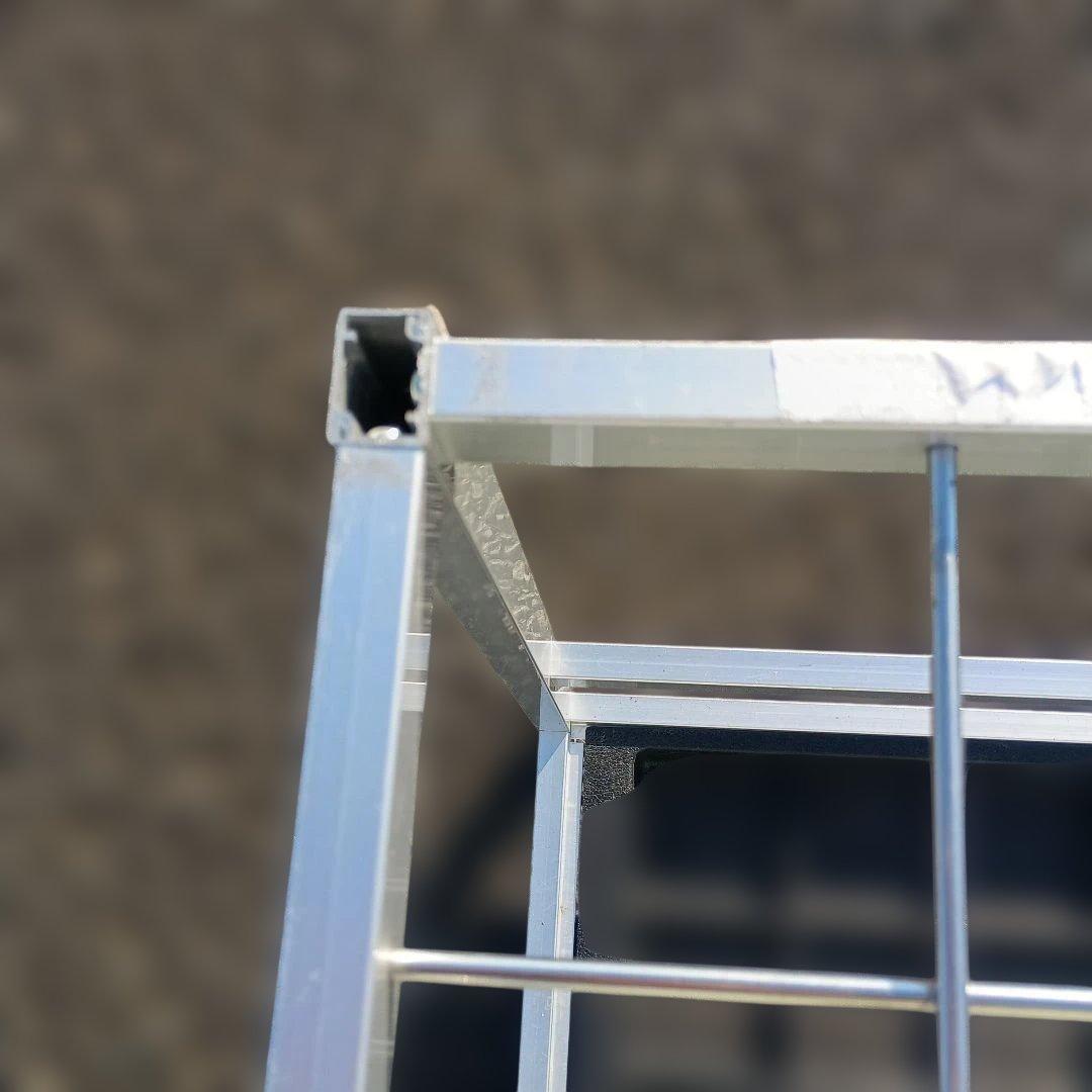 5031）コクヨ　３０本用　傘立て　アルミフレーム 難有