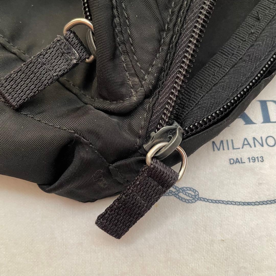 PRADA ブラック ボディバッグ 黒 ナイロン ウエストポーチ　プラダ