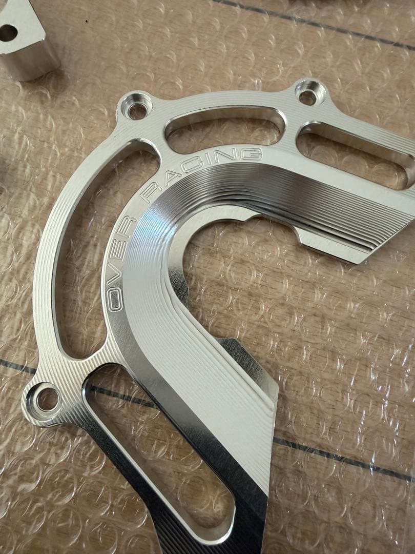 OVER RACING Z900RSスプロケットカバー チェンジアシスト