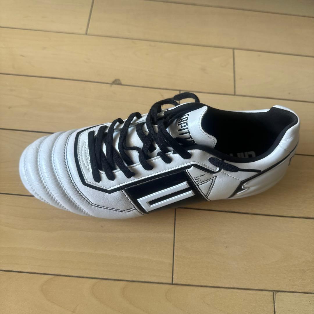 サッカースパイク25.5cm CAPITTEN
