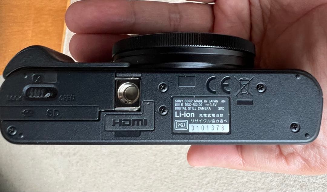 【美品】SONY RX100 コンパクトデジタルカメラ Carl Zeiss