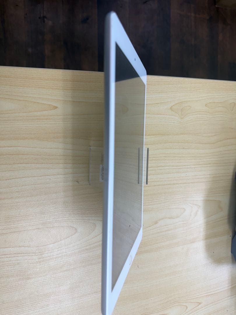 iPad 第8世代　32GB SIMフリー画面　バッテリー新品