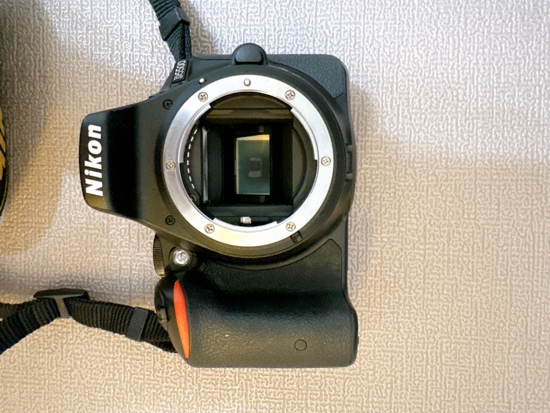 【美品】【ショット数2515枚】ニコン Nikon D5500 レンズキット