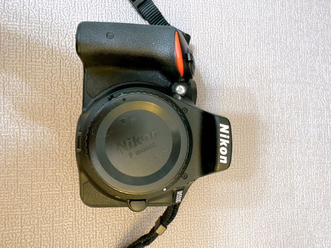 【美品】【ショット数2515枚】ニコン Nikon D5500 レンズキット