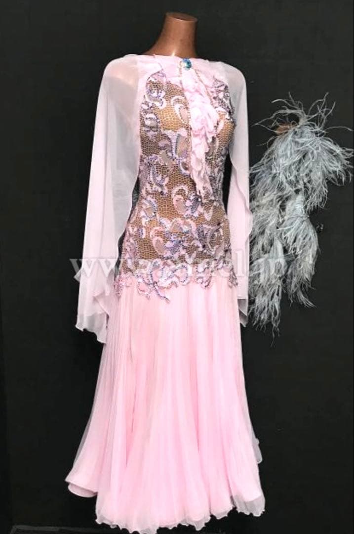 ピンク社交ダンススタンダードドレス グレーオーストリッチ付き