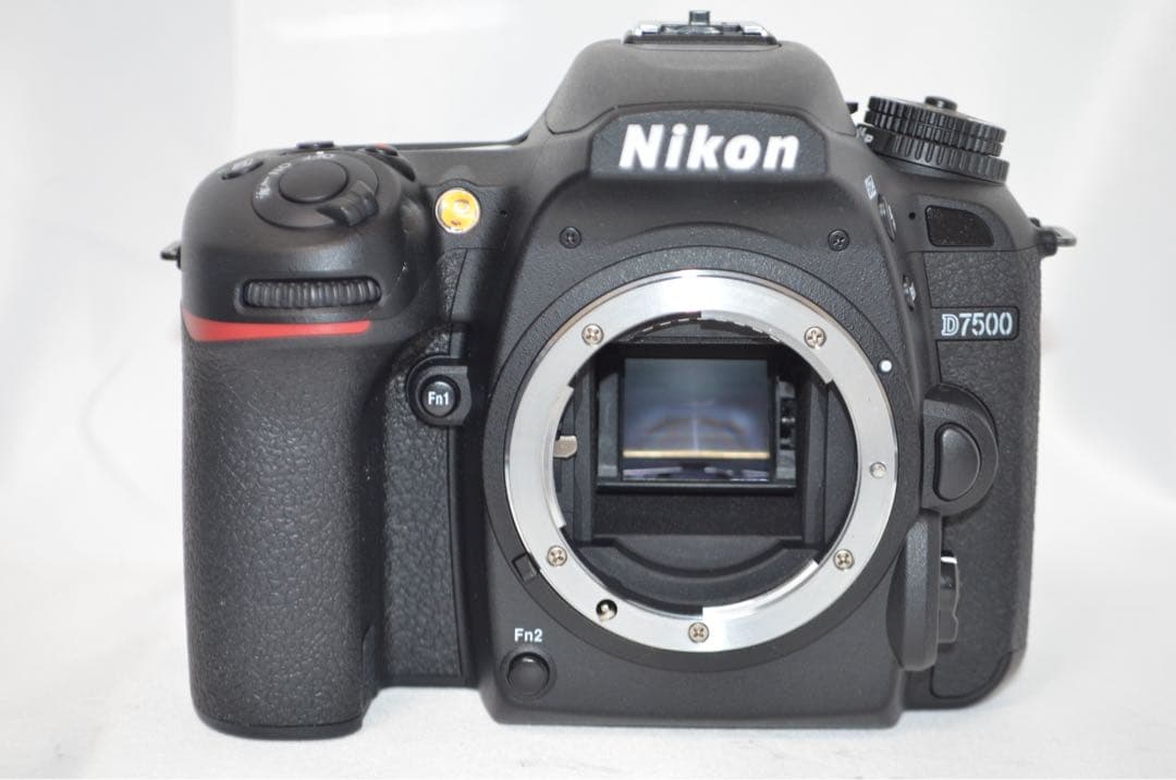 滅多にないシャッター数699回以下 Nikon D7500☆Wi-Fi搭載