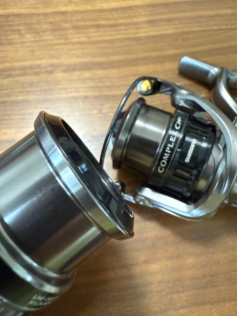 シマノ　17コンプレックスCI4+ C2500S F4 HG アベイルカスタム