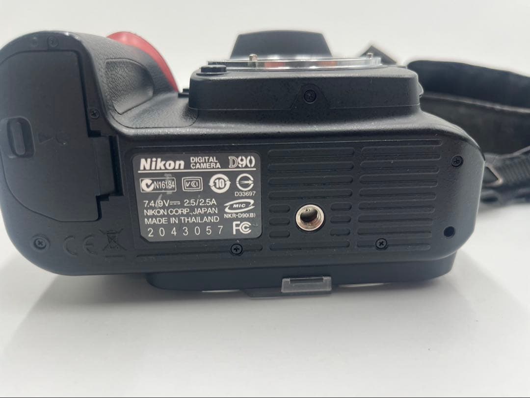 NIKON ニコン　D90 レンズ付　18-105mm