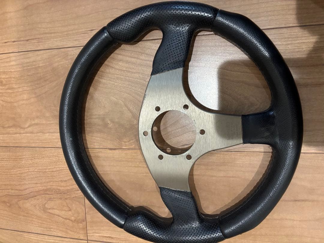 モモRACE ステアリングホイール　32π 正規品