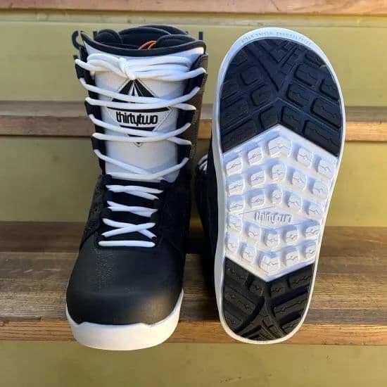 THIRTYTWO 2026 【LASHED VOLCOM】26.0cm