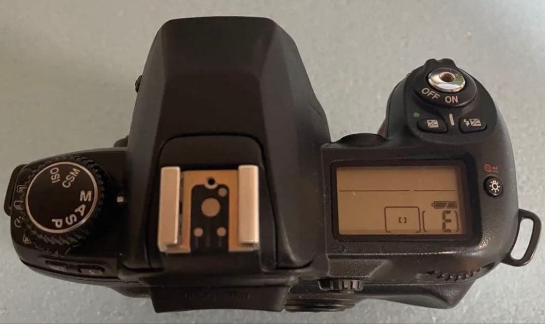 Nikon F80D MB-16付き