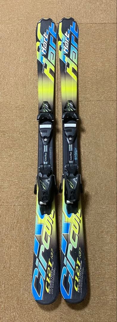 キッズ ★Hart スキー板137cm、ビンディング、ストックの3点セット