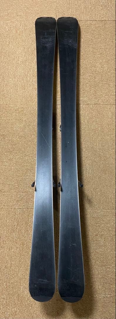 キッズ ★Hart スキー板137cm、ビンディング、ストックの3点セット