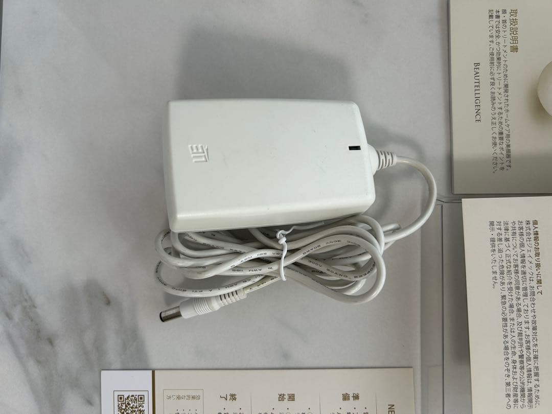 NEWA Lift 美顔器 2020年製　購入証明書　取り扱い説明書あり