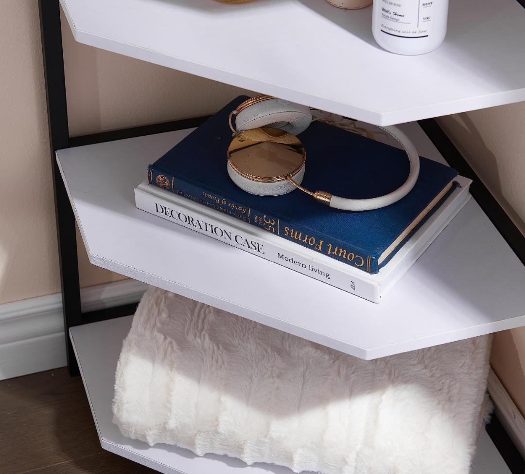 ☆コーナーシェルフ オープンシェルフ　ホワイト