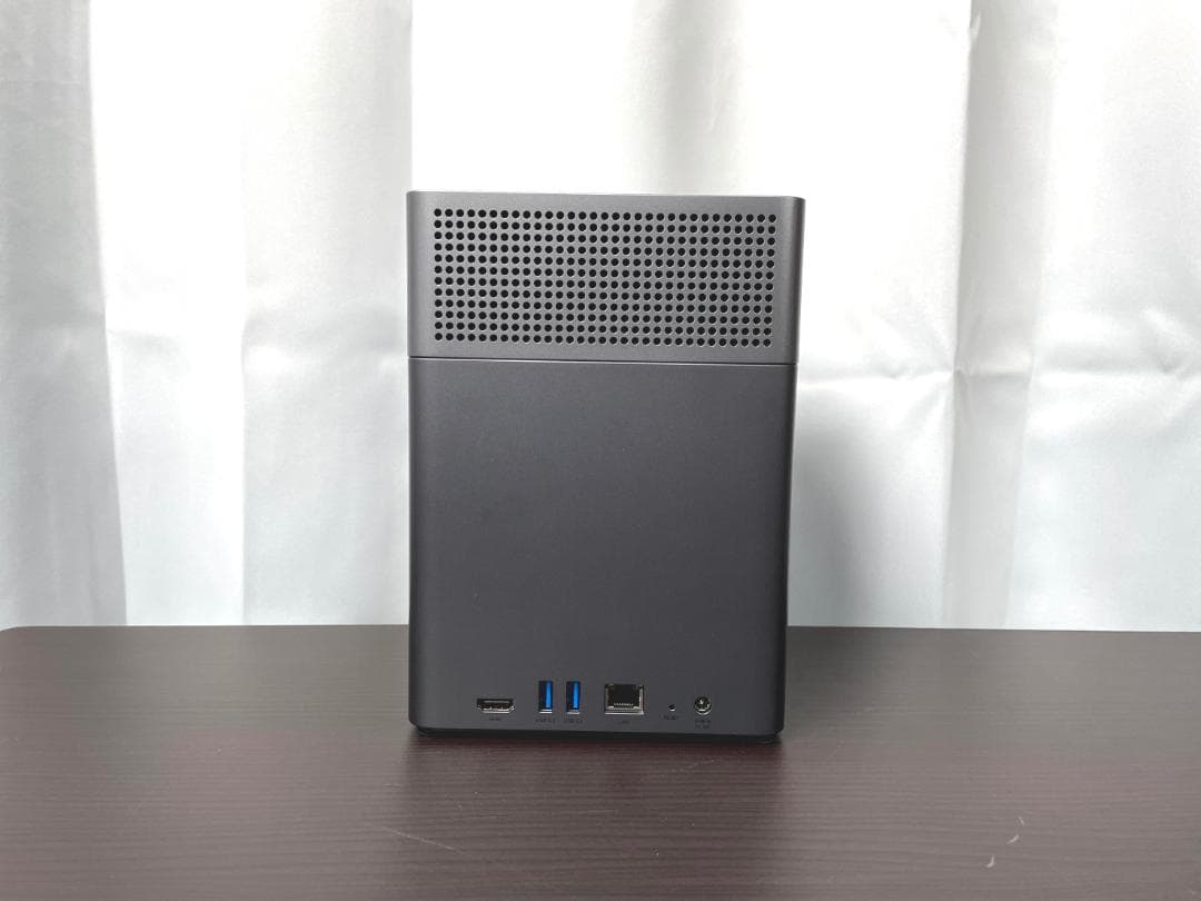 使用短め UGREEN NAS DH4300 Plus
