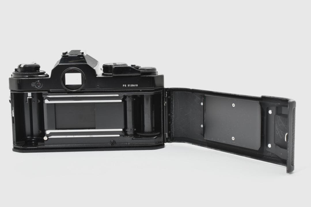 ■ 美品 ■ ニコン　Nikon FE ボディ 《動作確認済品》#2756344