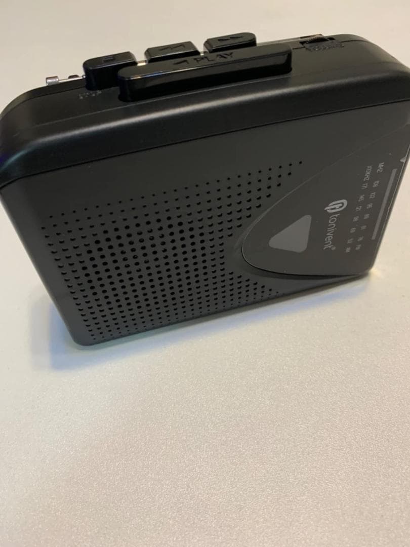 ポータブルカセットプレーヤー AM/FMラジオ機能付き 超軽量・コンパクト