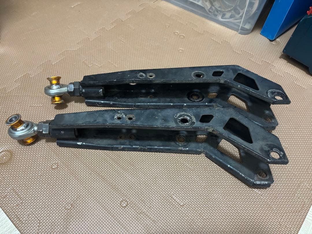 社外ロアアーム　SC430 リア用　クラウン他