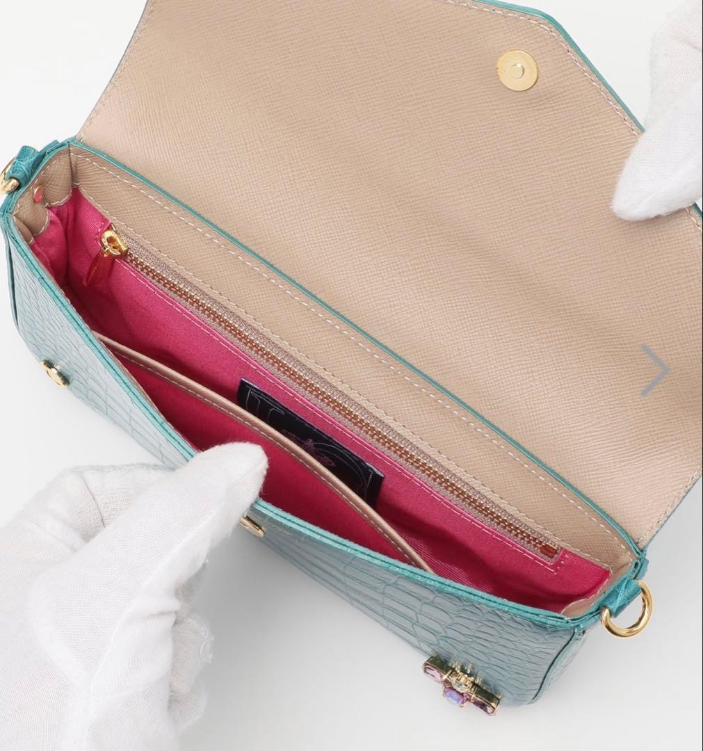 ADMJ 型押しbeeモバイルポーチ