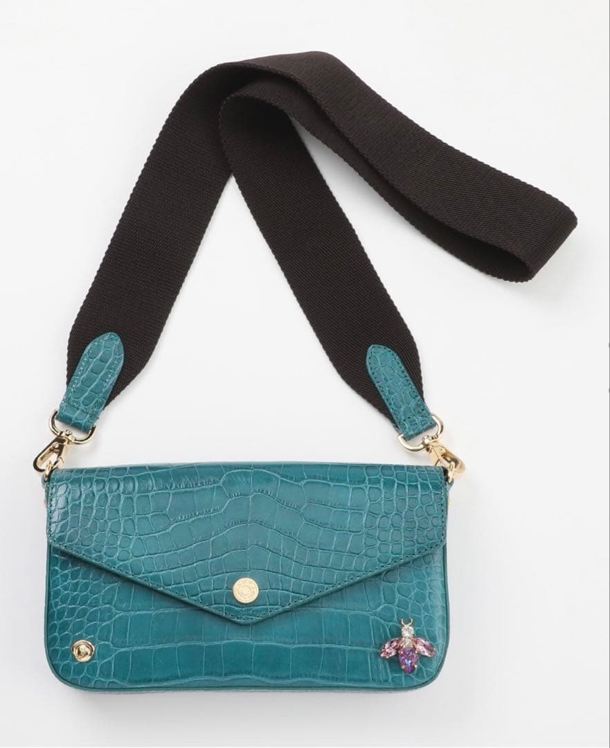 ADMJ 型押しbeeモバイルポーチ