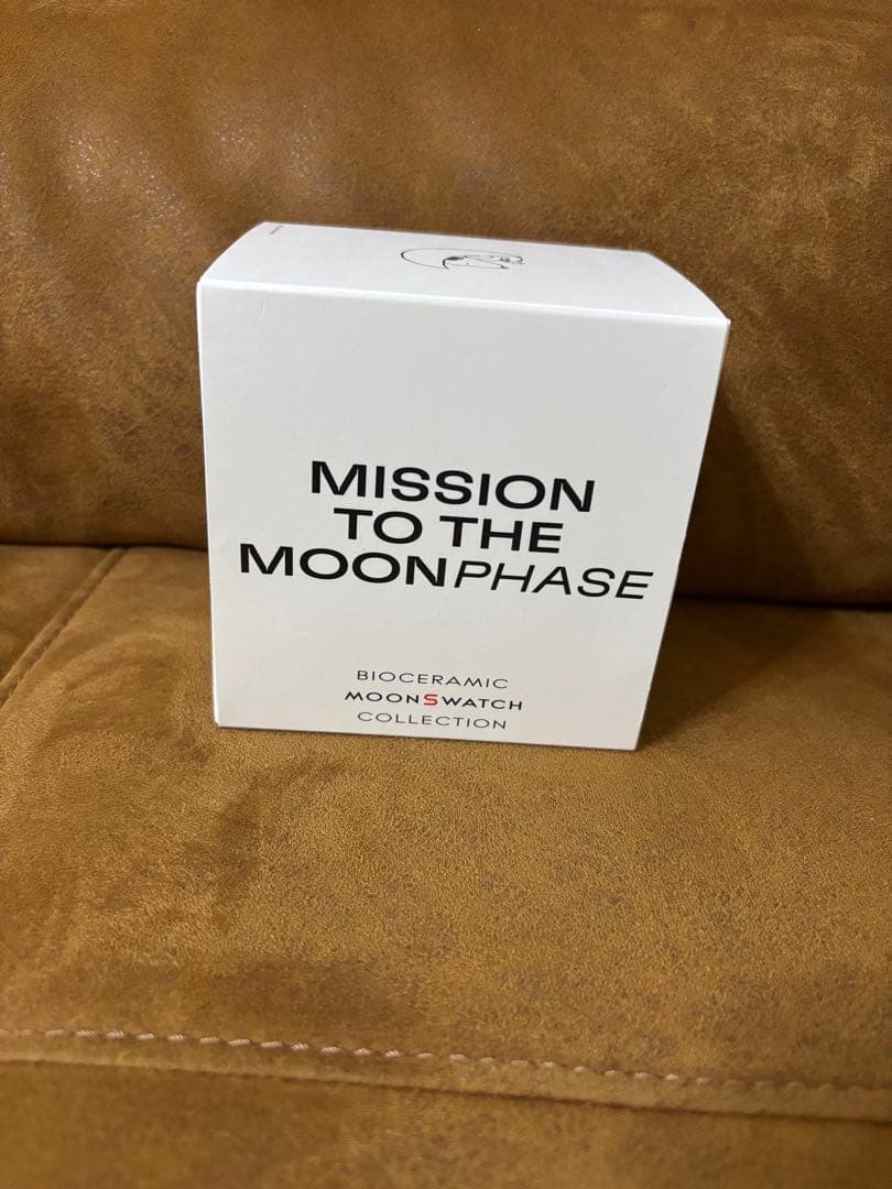 オメガ　スウォッチ　スヌーピー コラボ　ホワイト