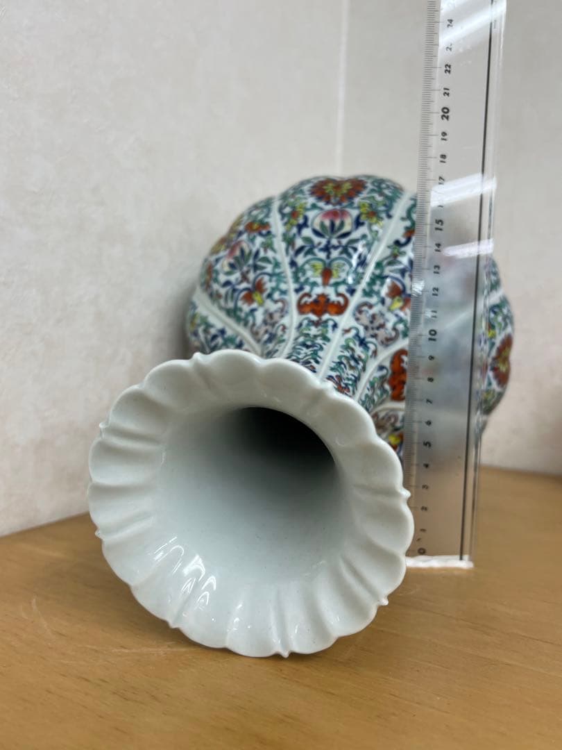 中国清乾隆年製銘斗彩八宝紋瓶官窯アンティーク唐物　骨董古美術江戸コレクション青磁