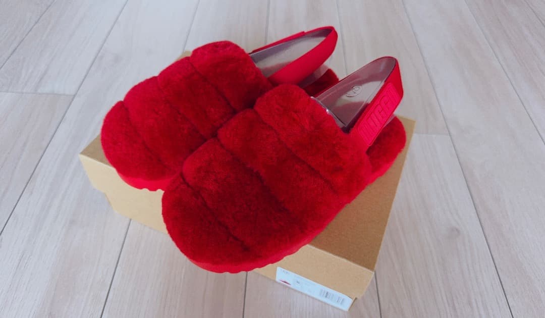 u*e様 【新品・未使用】UGG アグ スーパーフラッフスリッパ 23㎝ レッド