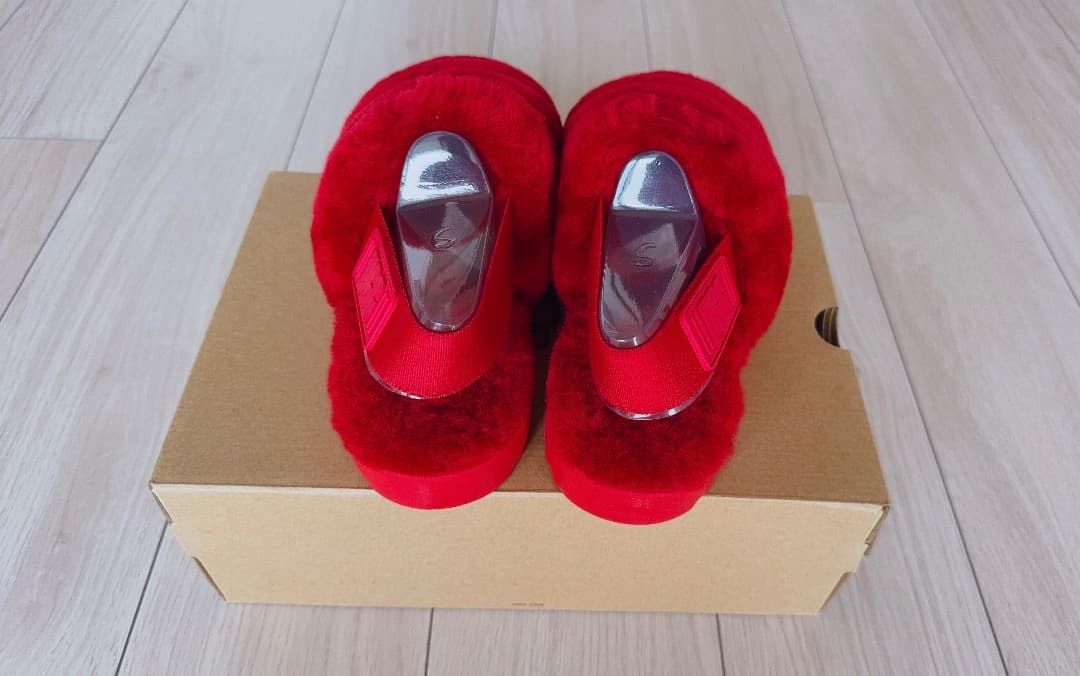 u*e様 【新品・未使用】UGG アグ スーパーフラッフスリッパ 23㎝ レッド