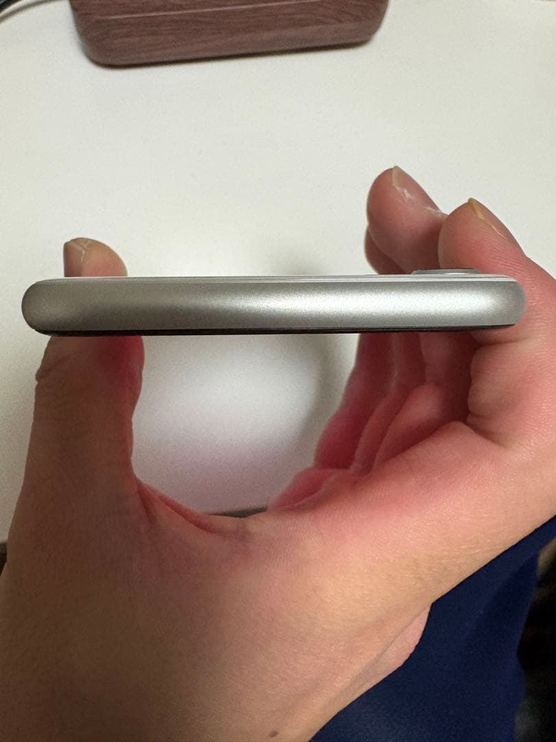 iPhone SE 第二世代 ホワイト 64GB