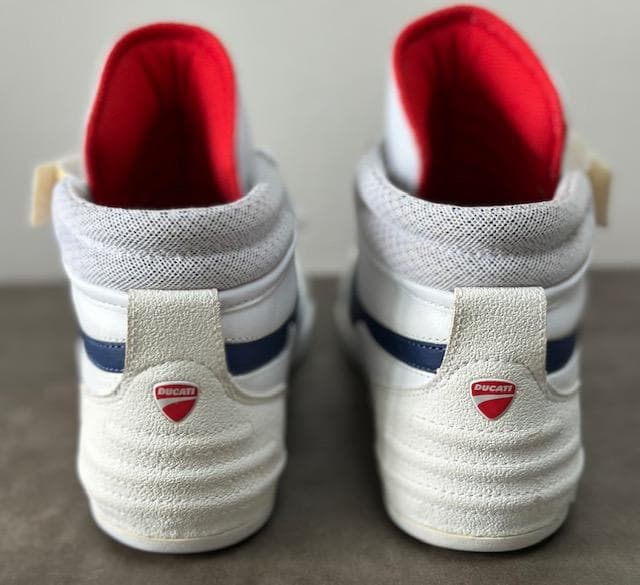 プーマ　×　 ドゥカティ 　コラボ ライディングスニーカー
