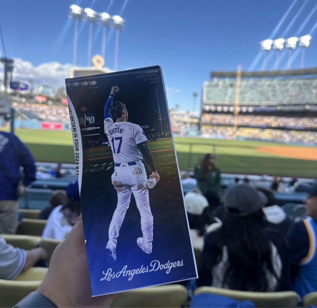 激レア　大谷翔平　ボブルヘッド　MVP シルバーバット　ドジャース　来場者限定