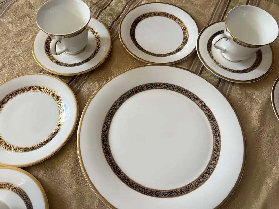 ロイヤルドルトン Harlow 食器セット