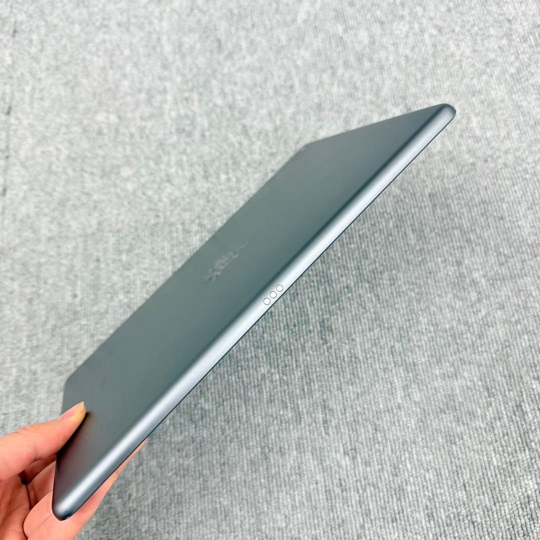 iPad 第7世代 (2019年モデル) 32GB Wi-Fi スペースグレイ