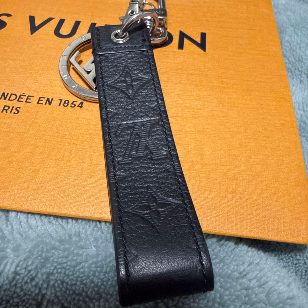 LOUIS VUITTON ブラックレザー キーホルダー　キーリング