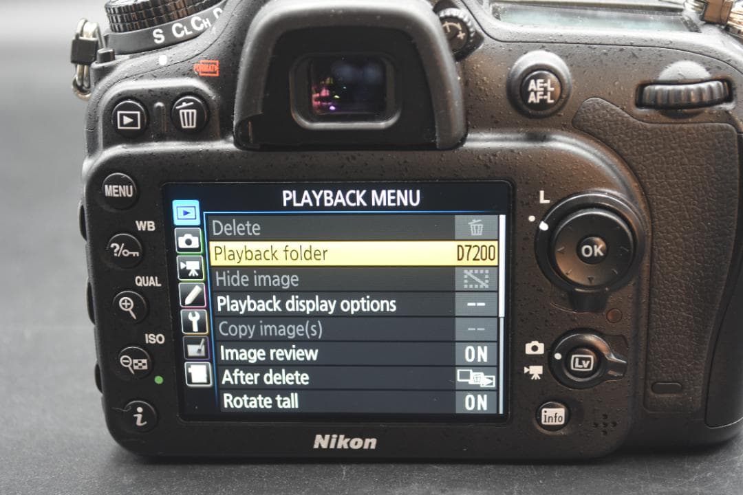 Nikon ニコン D7200 デジタル一眼レフカメラ