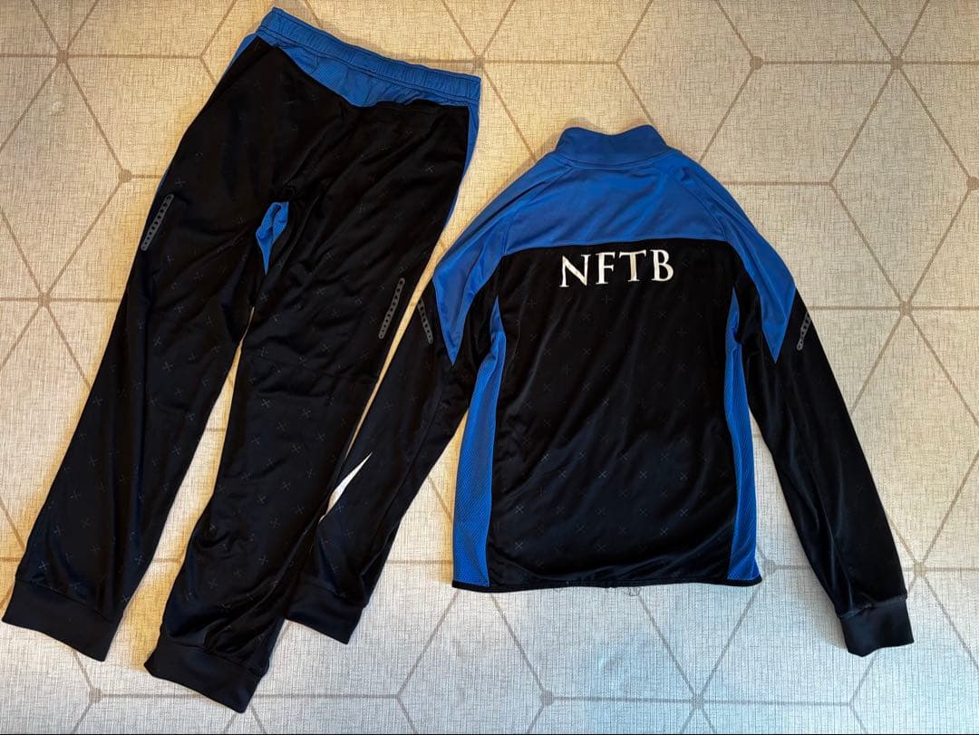 美品【Nike NFTBモデル】長袖上下セット