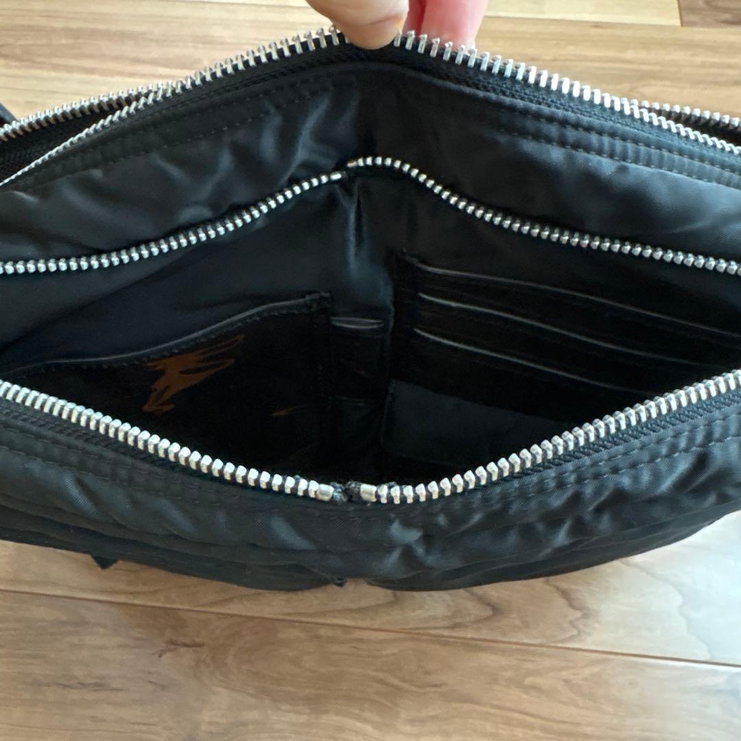 PORTER / TANKER（ポーター/タンカー） ブラックショルダーバッグ