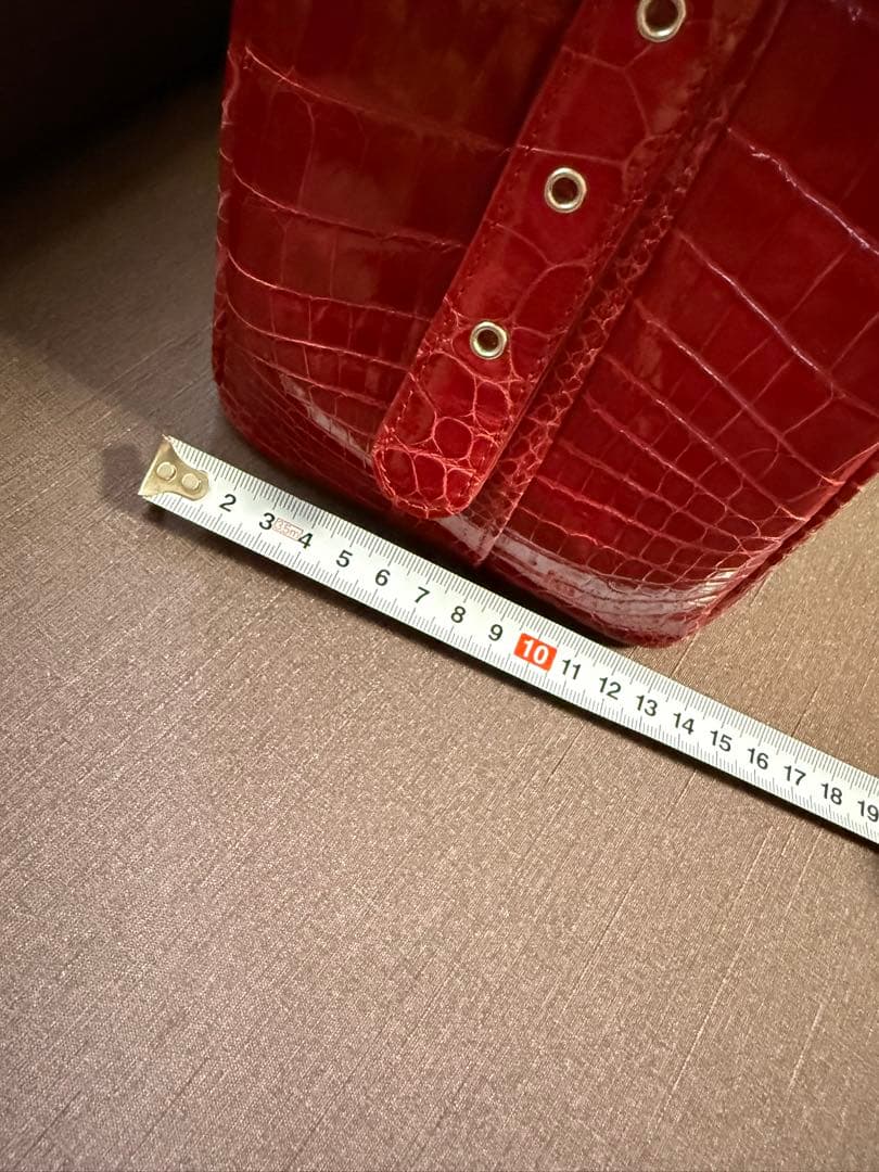 クロコダイルバッグ　本革　赤　レディースバッグ　クロコダイル　本革バッグ