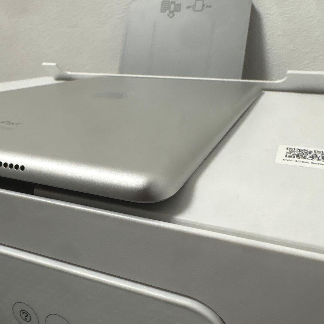 値下げ交渉可！Apple iPad 第9世代　シルバー 本体　箱、ケース、ペン付