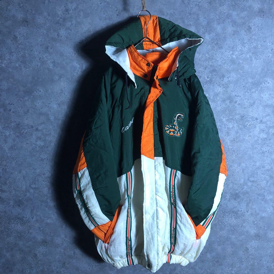 中綿 ナイロンジャケット 背面刺繍デザイン 袖ライン キルティング オフホワイト