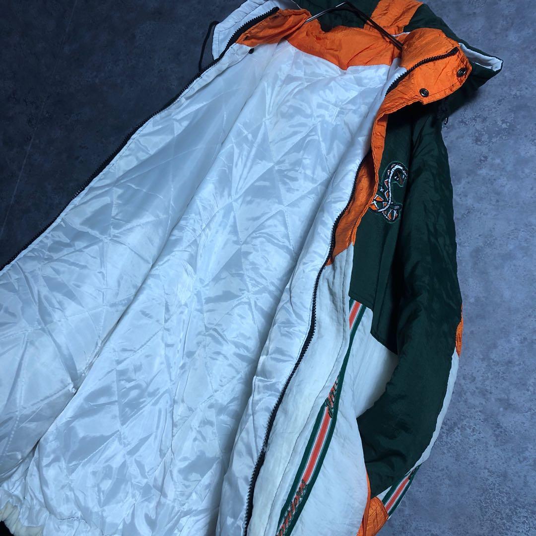 中綿 ナイロンジャケット 背面刺繍デザイン 袖ライン キルティング オフホワイト