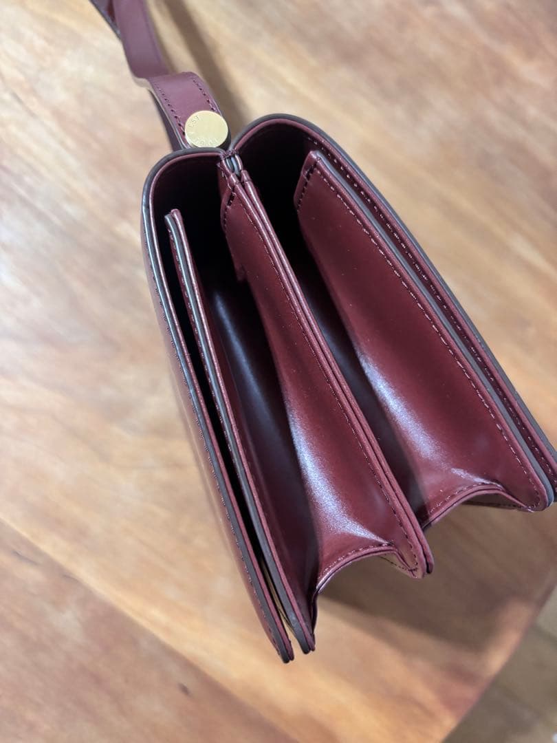 TOUT Y EST ポルメミニバッグ バーガンディ