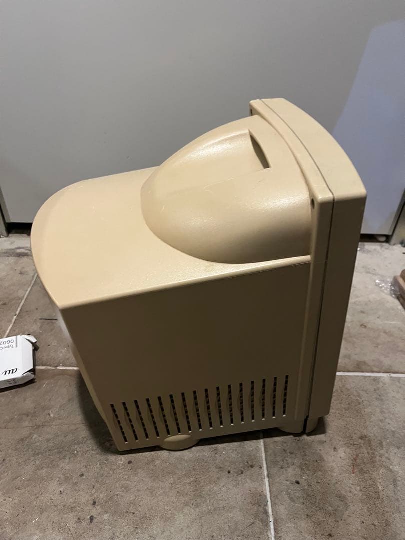 Apple Macintosh Color Classic II 改造品？